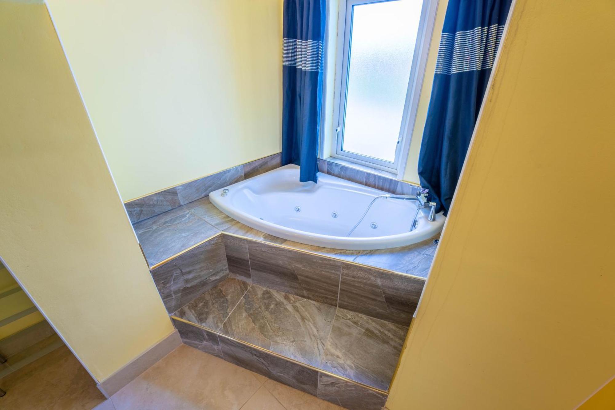 Ferndale Luxury Boutique Bed & Breakfast Keel  Екстер'єр фото